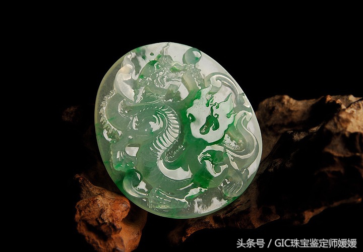 戴翡翠身体就不好什么原因,身体不好戴翡翠有变化吗