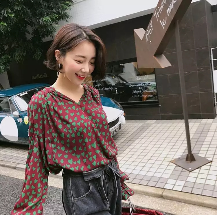 别人的大胸成累赘，平胸成烦恼，我这样穿，随意都好看