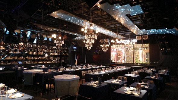 适合小情侣去的餐吧,一家很有情调和气氛的露天餐吧