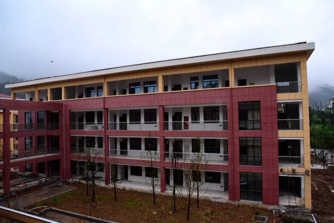 建德市有没有新小学,建德月亮湾小学好吗