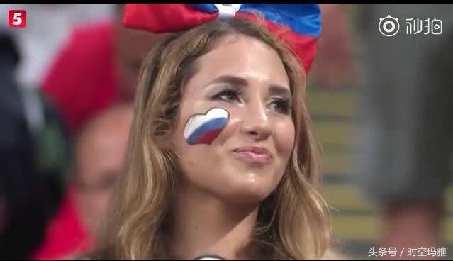 世界杯赛场那些高颜值女球迷瞬间,世界杯看台美女卡塔尔