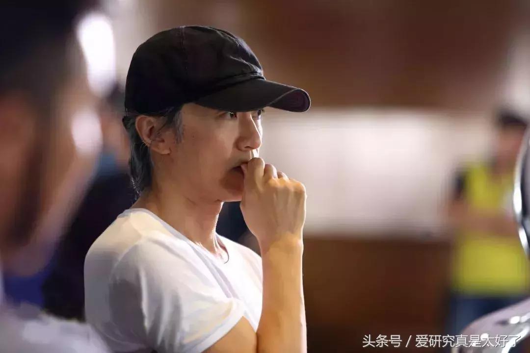 研究：孤独患者周星驰我曾把全世界逗笑可是岁月没有绕开我！