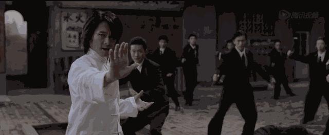 研究：孤独患者周星驰我曾把全世界逗笑可是岁月没有绕开我！