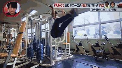 岛国小哥哥将妹妹的骨灰守在身边，发誓加入日本国家队，每天清晨5点起床练球……