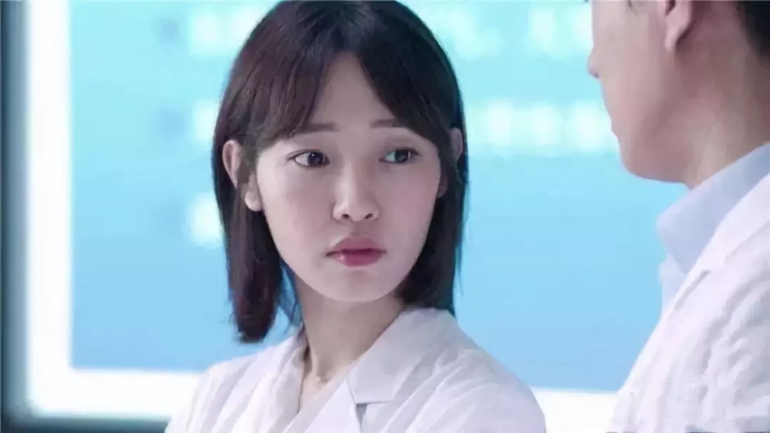 比较显脸小的刘海有哪些,现在流行显脸小的刘海