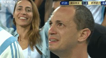 阿根廷夺冠梅西致敬马拉多纳,阿根廷夺冠马拉多纳和梅西画像