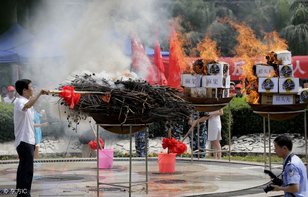 尿频尿急尿痛还有血尿怎么回事,尿频尿急尿痛是什么原因造成的