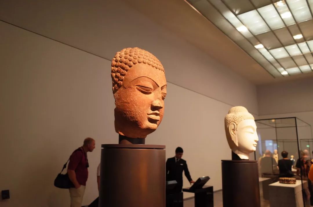 迪拜的壕无人性,迪拜的穷你知道吗