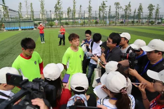 这场球的精彩不亚于世界杯丨奋进之笔“1+1”走进江苏②