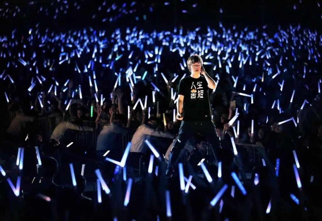 回到*月天五**，永远不会太迟