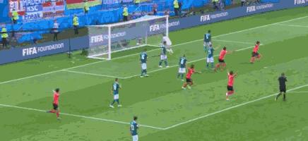 假装看过球丨从读秒绝杀到提前回家，冠军魔咒是德国队最好的借口