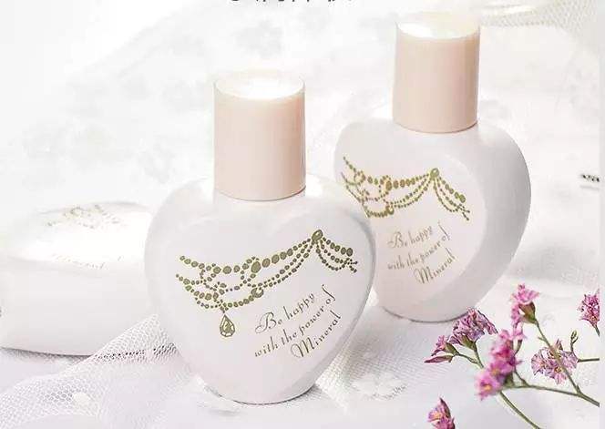 明星都是用的什么遮瑕粉底,明星用的粉底不脱妆不掉妆