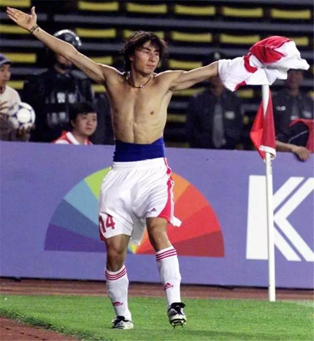 亲爱的国足同胞们，别再当“说嘴郎中”了，你们的足球丑陋至极！