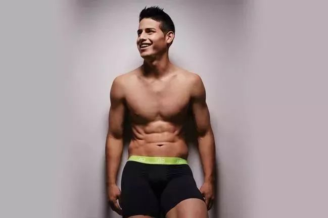 别只盯着阮经天了，这些球星的身材也让人舔屏，最后一张太美好