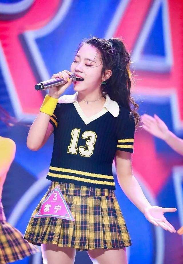 火箭少女101杨超越孟美岐吴宣仪,火箭少女101孟美岐吴宣仪日常