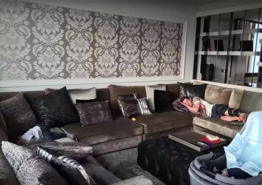 梅西c罗豪车,c罗和梅西内马尔谁家里最有钱