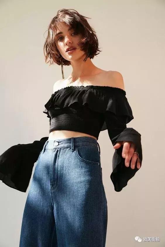 上身短白t恤下身怎么配好看,上身短下身长衣服穿搭