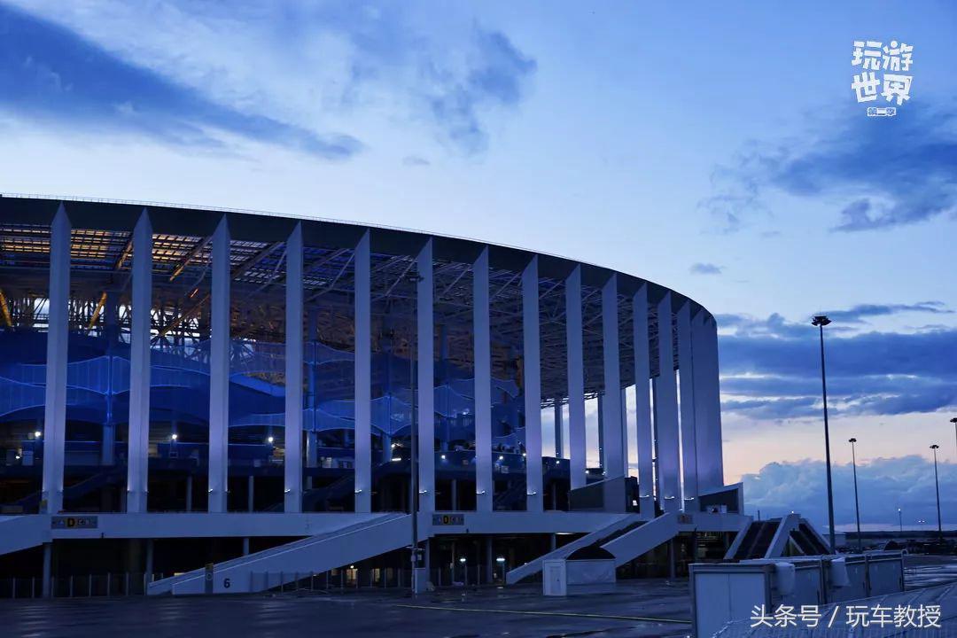 行李箱当“球门”！这SUV大得夸张！