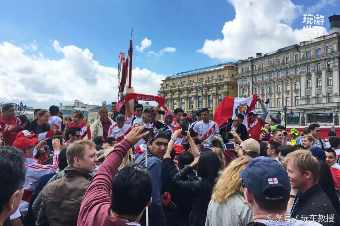 行李箱当“球门”！这SUV大得夸张！