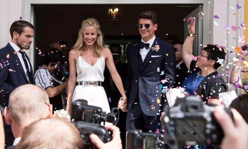 德国男模队抵达世界杯看看谁最帅,德国男模队太太团