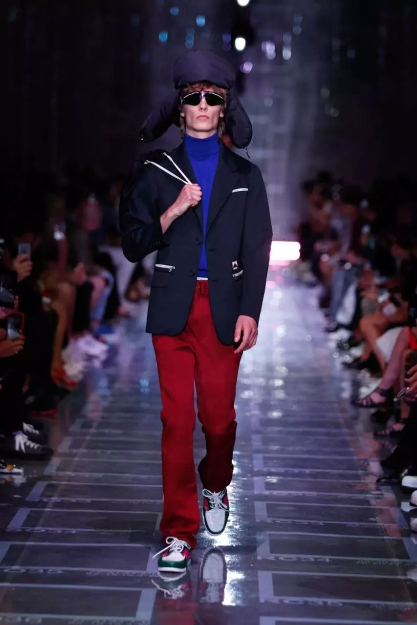 prada鍐嶇敓绯诲垪,prada鎹㈡帉闂ㄤ汉