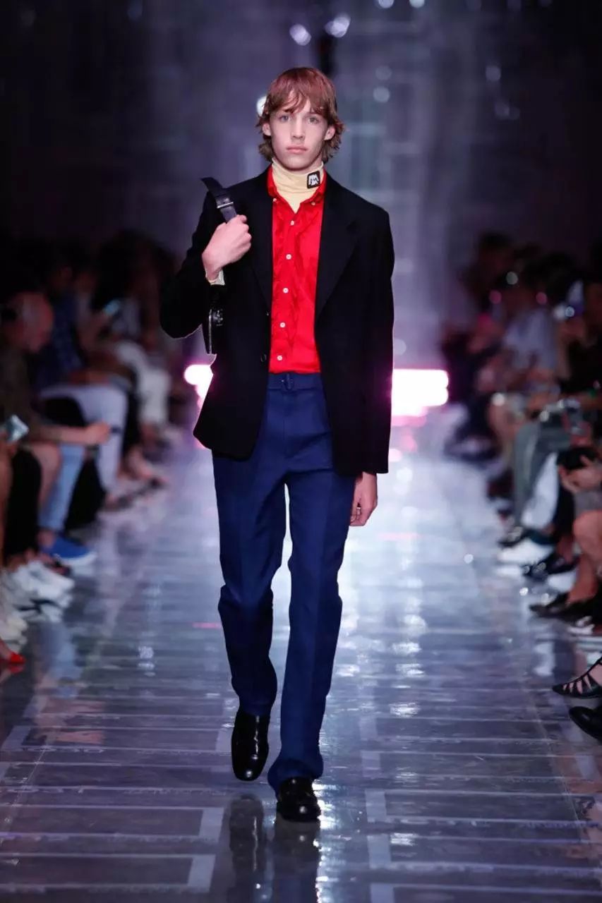 prada鍐嶇敓绯诲垪,prada鎹㈡帉闂ㄤ汉