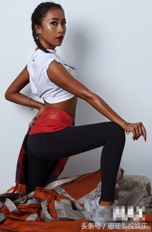 吉克隽逸身材写真,吉克隽逸照片凸显身材