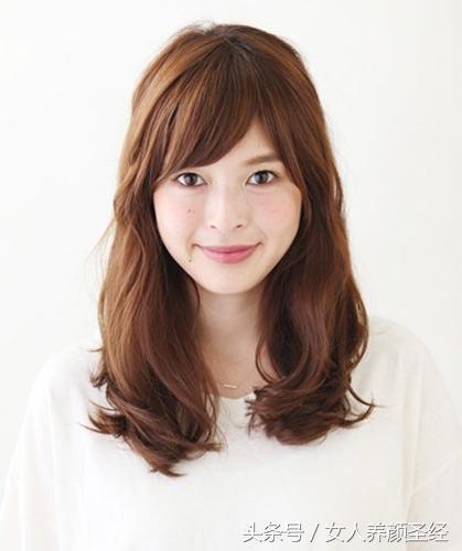 教大家几款盘头发方法,这样盘头发超有气质