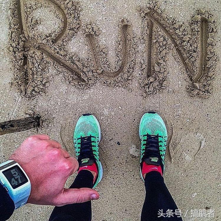 每天跑十公里多久瘦,每天跑步多少公里能达到减重效果