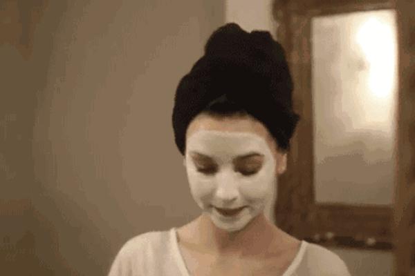 敏感肌肤应该怎么样温和去角质呢？该怎么操作才能避免烂脸？