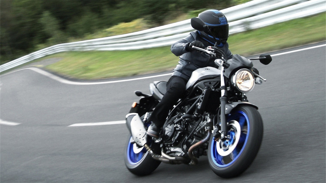 好骑的进口摩托车,适合小姐姐开的摩托车进口250