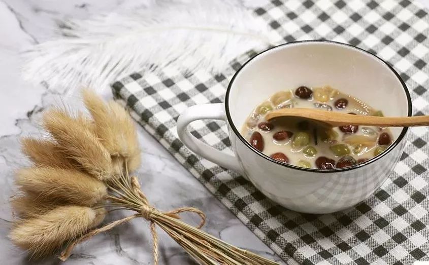 当绿豆汤变成“红豆汤”，营养损失大！学会一招，喝纯正绿豆汤