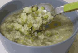 当绿豆汤变成“红豆汤”，营养损失巨大！学会一招，喝纯正绿豆汤