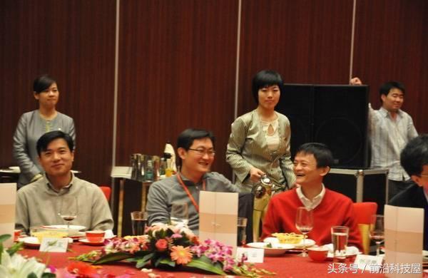 他曾是中国互联网大哥大，靠小灵通年赚216亿，BAT老板靠他组局