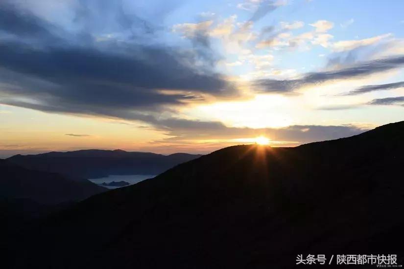 网传西安四驴友太白山“仙湖”里游野泳驴友圈怒了！