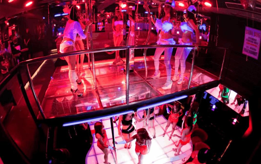 泰国曼谷夜店好去处,泰国夜晚的酒吧街