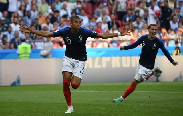 c罗vs梅西单挑,梅西c罗一起度假