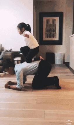 孩子越玩越聪明的100个游戏,陪孩子玩的五十个亲子游戏