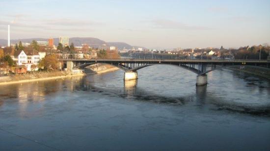 圣地亚哥卡拉特拉瓦躯扭大楼介绍,建筑史中的建筑大师