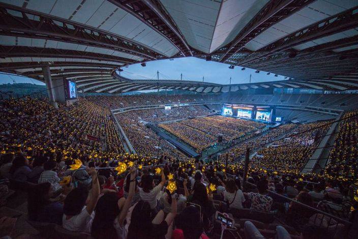 应援手灯你了解多少？细数韩12个大势男团的应援手灯