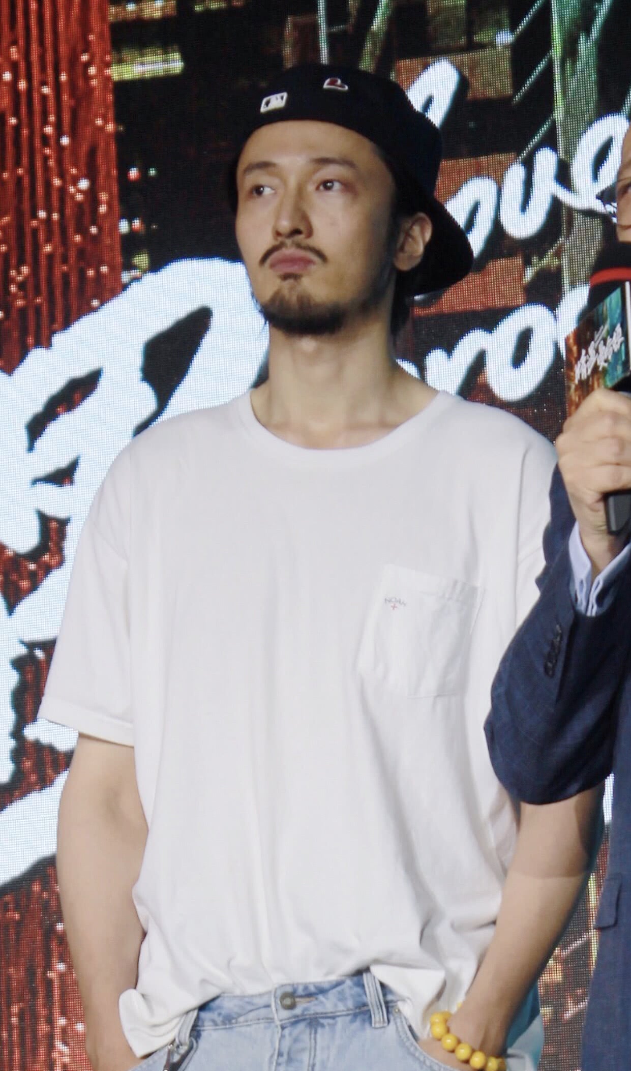 王传君官宣微博爱情公寓主演祝福,王传君不参演爱情公寓五的原因