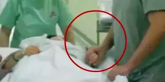 老公第一次打了我一巴掌的说说,老公出产房对你说的第一句话