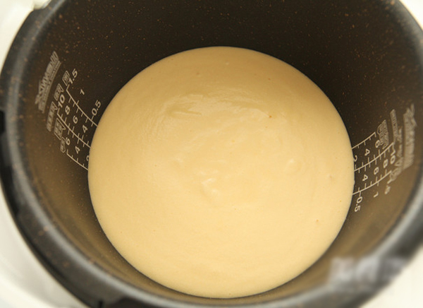 电饭煲蛋糕零失败的家常做法教程,电饭煲蛋糕的家常做法教程