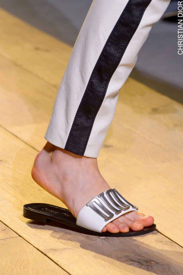 无跟拖鞋夏季新款,时髦夏季拖鞋