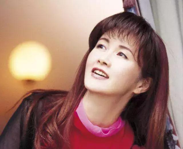 她的歌火遍大江南北,她的歌养活了大半个华语歌坛