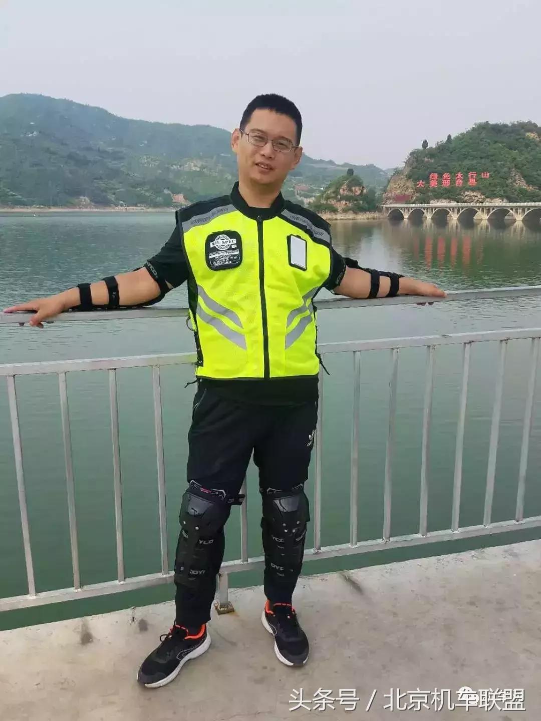 鎽╁弸鍏矾涓婂睍绀烘懇鎵樿溅甯呮皵鍗佽冻,鎽╁弸楠戣缇庢櫙瑙嗛