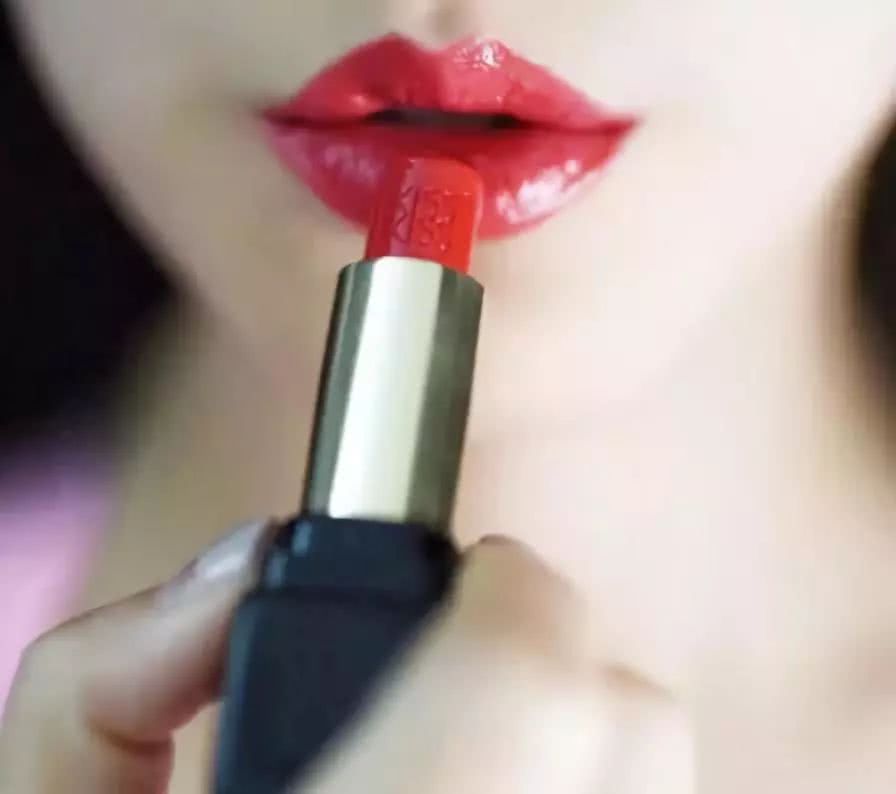 一只适合场合的口红很重要,不同口红适用的场合