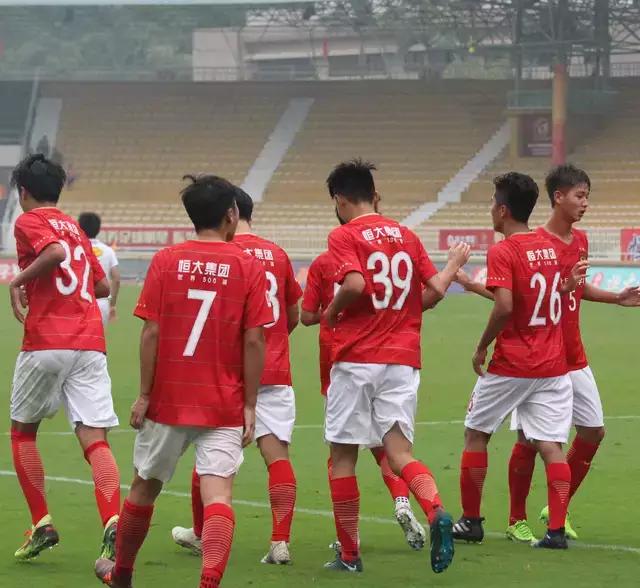 19岁恒大新星谭凯元,广州恒大谭凯元