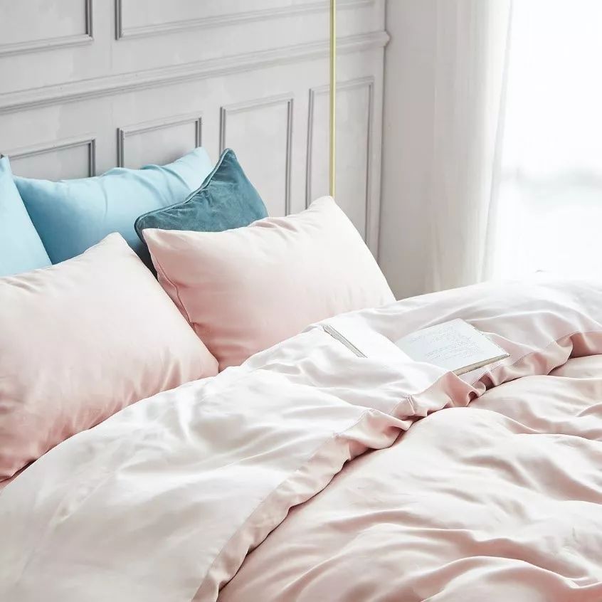 什么面料夏天穿最舒服不沾灰,睡衣光滑不粘毛面料