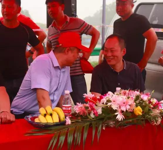 芜湖东易日盛龙舟节,东易日盛划龙舟